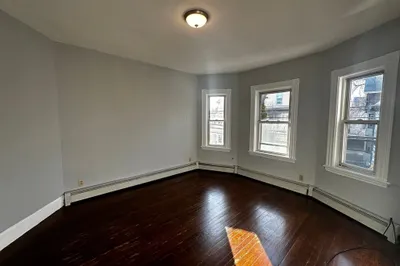 61 Malden St #3