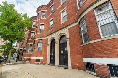 862 Huntington Ave 1