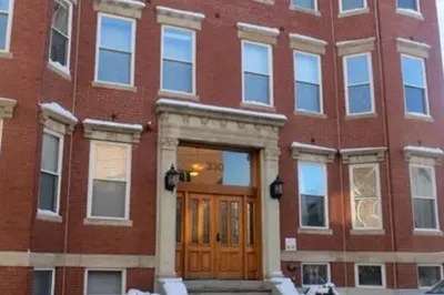 330 Summit Ave #201