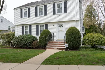 12 Brookside Avenue