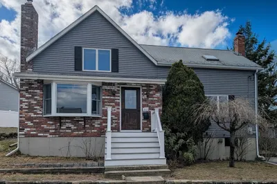 16 Edgemere Ave