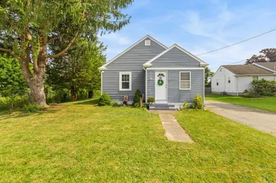 21 Narragansett Blvd 1