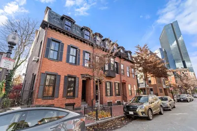 52 Clarendon St #2