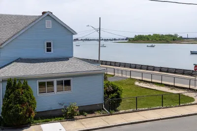 118 Sunnyside Ave 1