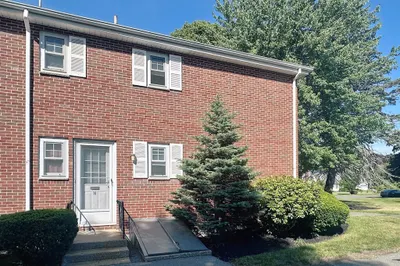 14 Emerson Gardens Rd #14 1