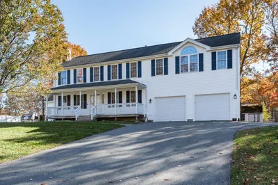 4 Locust Hill Ln 1