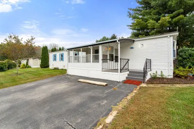 320 Poplar Ave 1
