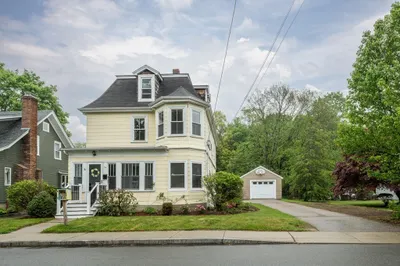 54 Lewis St