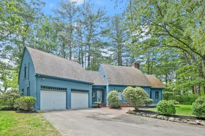 2 Cobblestone Drive 1
