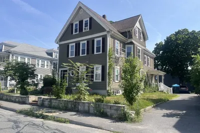 39 Hodges Ave #2F 1