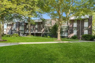 34 South St #202 1