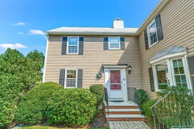 37 Fairway Cir #37 1