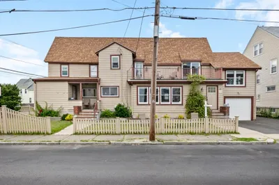 8 Mermaid Ave 1