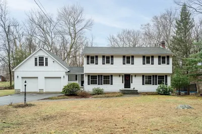 40 Bigelow Rd 1