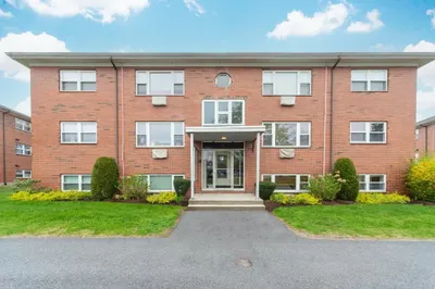 41 Warren Street #B2