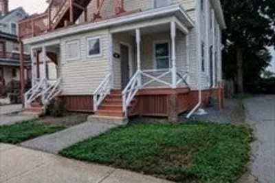 60 Dunham St #1