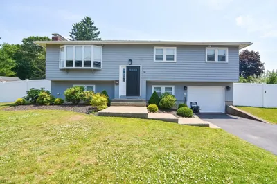 10 Hoover Avenue