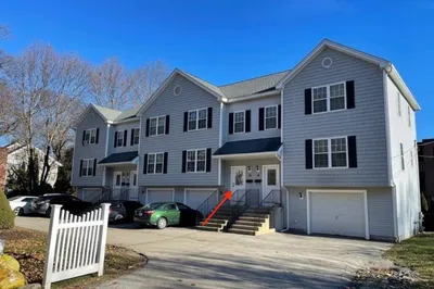 18 Corning Ave #18 1