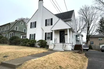 142 Jackson St 1