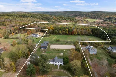 50 Tower Hill Rd 1