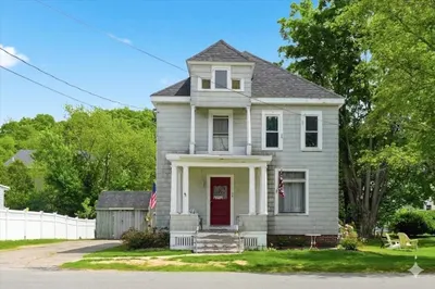 36 Oxford Ave 1
