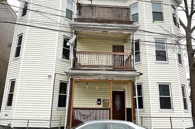 11 Colonial Avenue #3