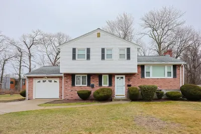 17 Flint Locke Rd