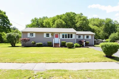 8 Avon Dr 1