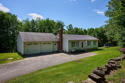 77 Reynolds Rd 1