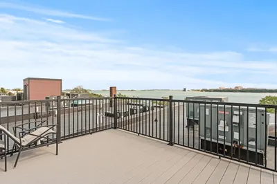 1422 Columbia Rd #3