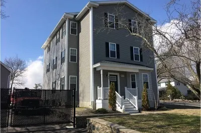 435 Walnut St #3