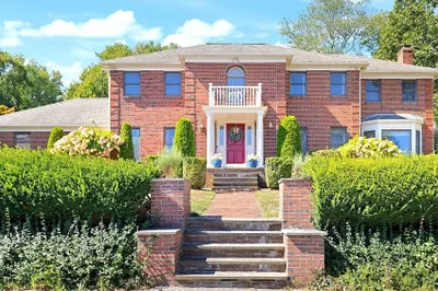 93 Brewster Dr 1
