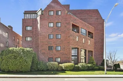 44 Elm St #408