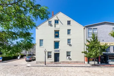 13 Centre St 1
