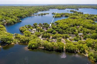 82 Lakeside Dr E Dr