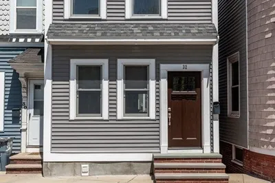 32 Emerson St