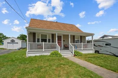 68 Hemlock St 1