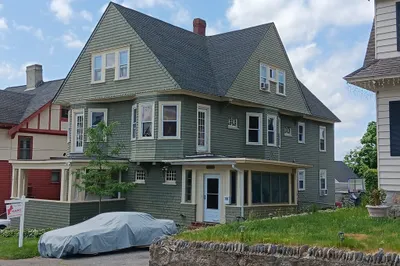 8-10 Allyn Terrace 1