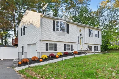 53 Bigelow Rd