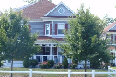 216 W Elm St #7