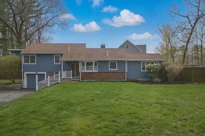 48 Pillings Pond Road 1