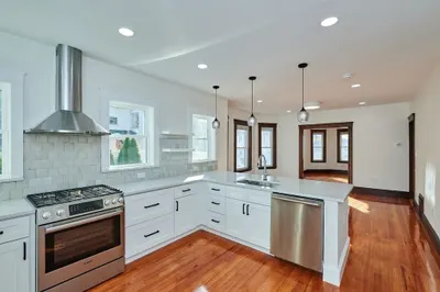 60 Harriet Avenue #1