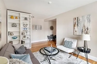 52 Strathmore Rd., Rd #25