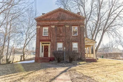 333 Chicopee St 1