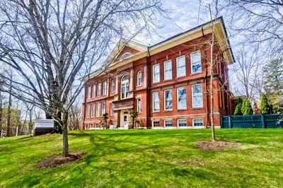 35 New South St #204 1