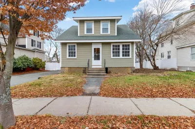 569 Lincoln Ave 1
