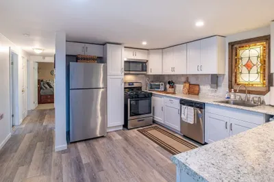 213 Pomfret St 1