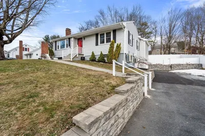 38 Irving Dr 1