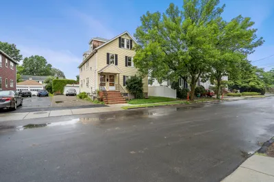 76-78 Trowbridge St #2 1
