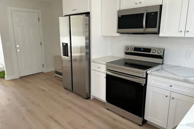 27 Elm St #2